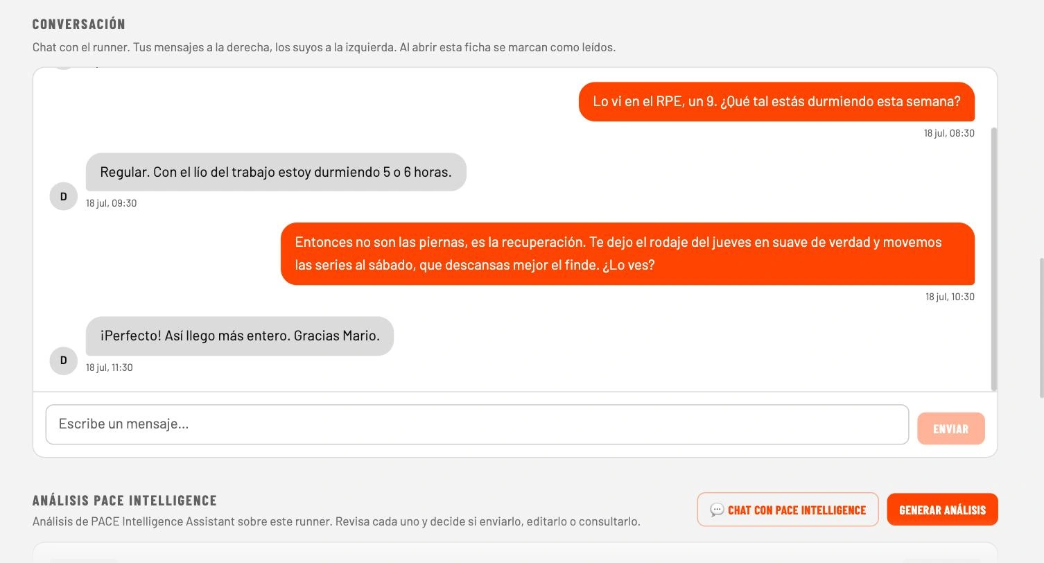Conversación entre coach y runner dentro de PACE, con el análisis del motor debajo.